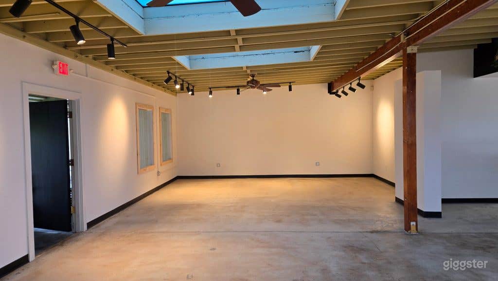 Former coffee shop location Photo 3