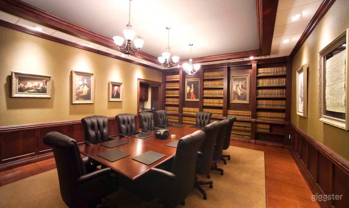 Upscale Meeting and Conference Room for 10 People Photo 2