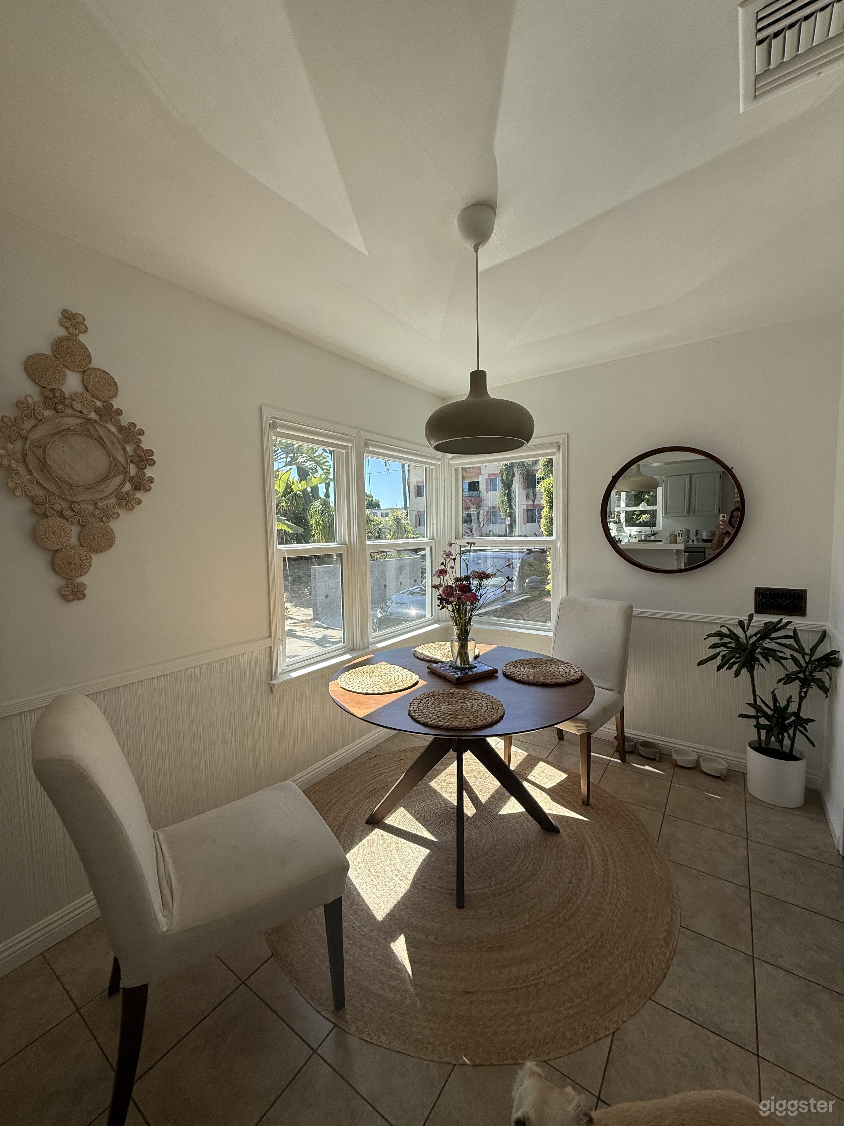 Bright, Airy Home with Spacious Backyard for Shoots Photo 4