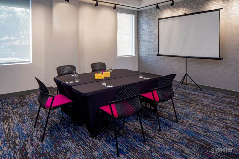  Tactic Room - Boardroom 