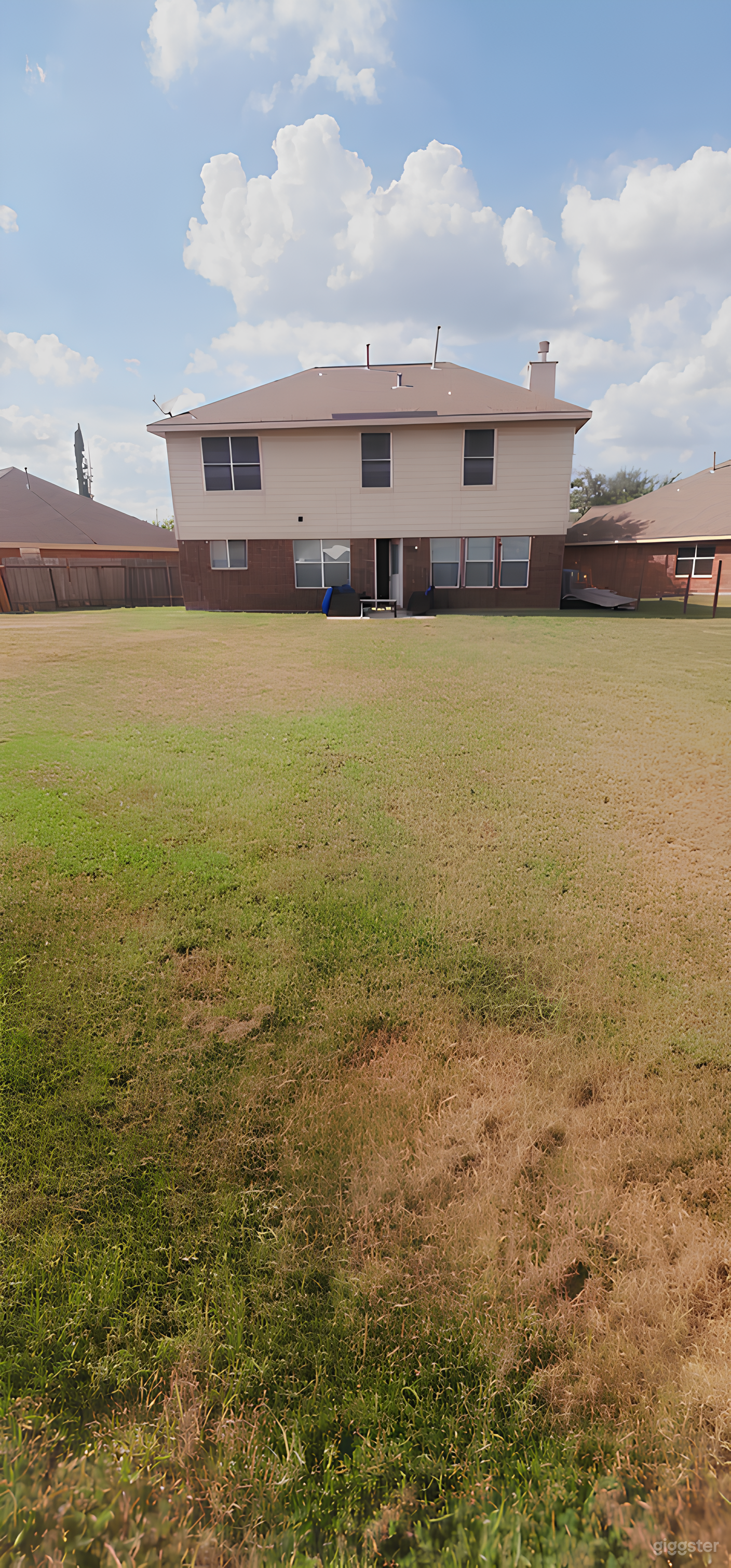 Charming Space with  4-BR  Photo 3