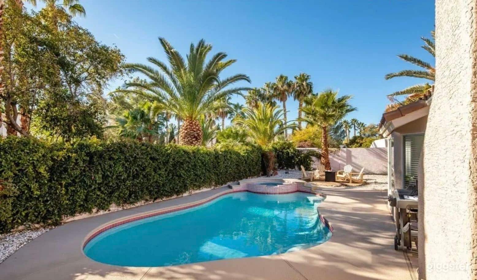 Pool in Modern Bright Resort Style Home Photo 4