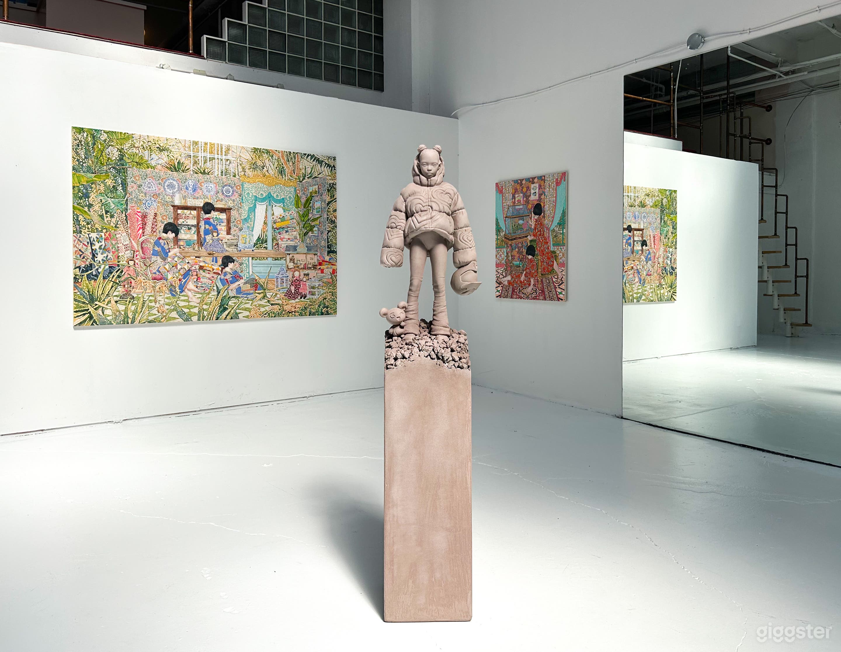 Contemporary Art Gallery Photo 3