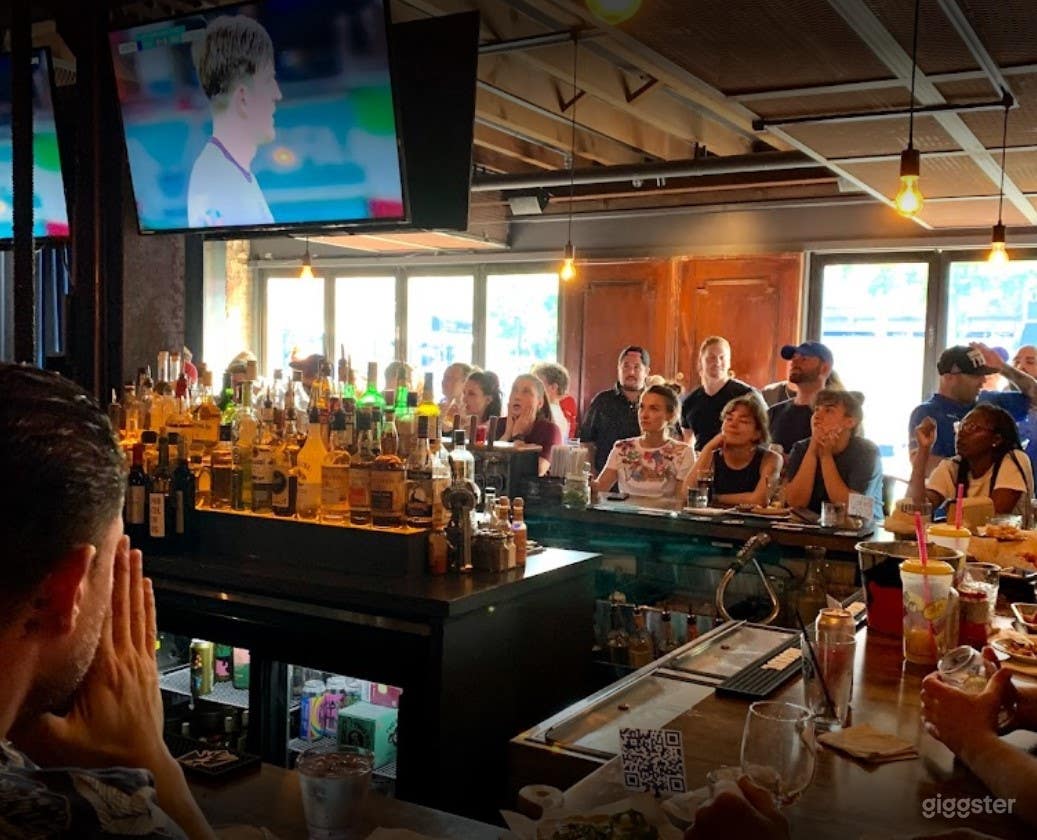 Exciting and Atmospheric Bar in Queens Photo 3