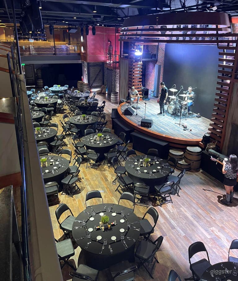  Extraordniary Theatre Experience with Dining in Nashville (Buyout) 