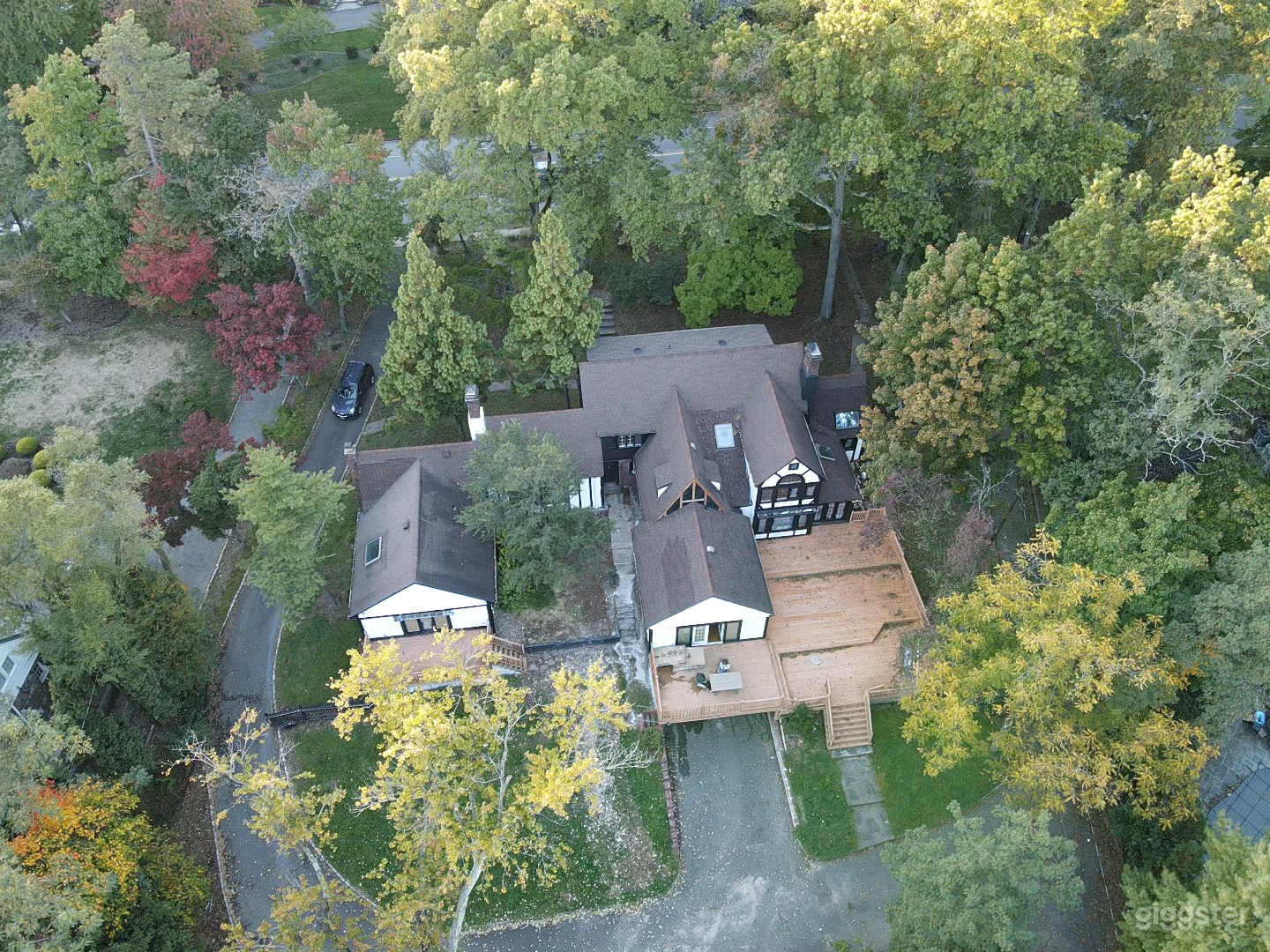 Firefly Estate. Photo 2