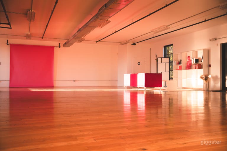  Fully Equipped NYC-style Loft Photo Studio in Baltimore 