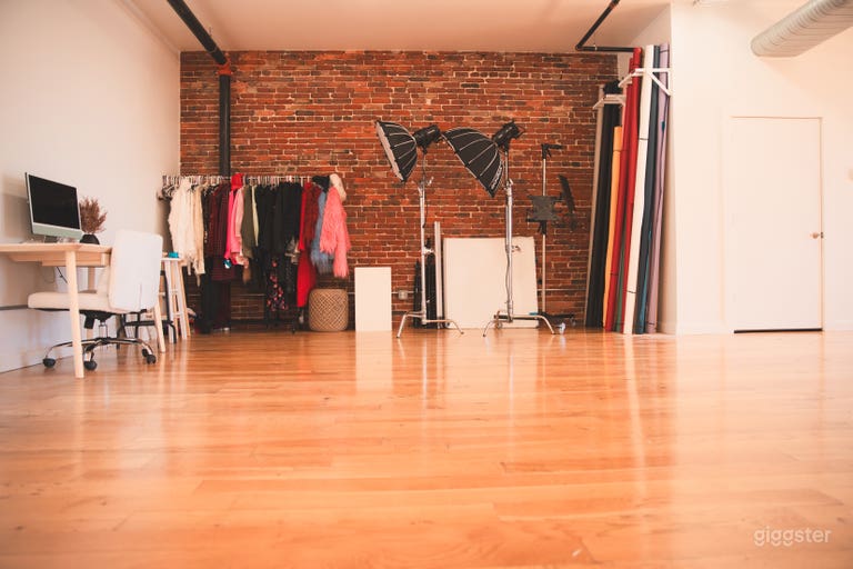  Fully Equipped NYC-style Loft Photo Studio in Baltimore 