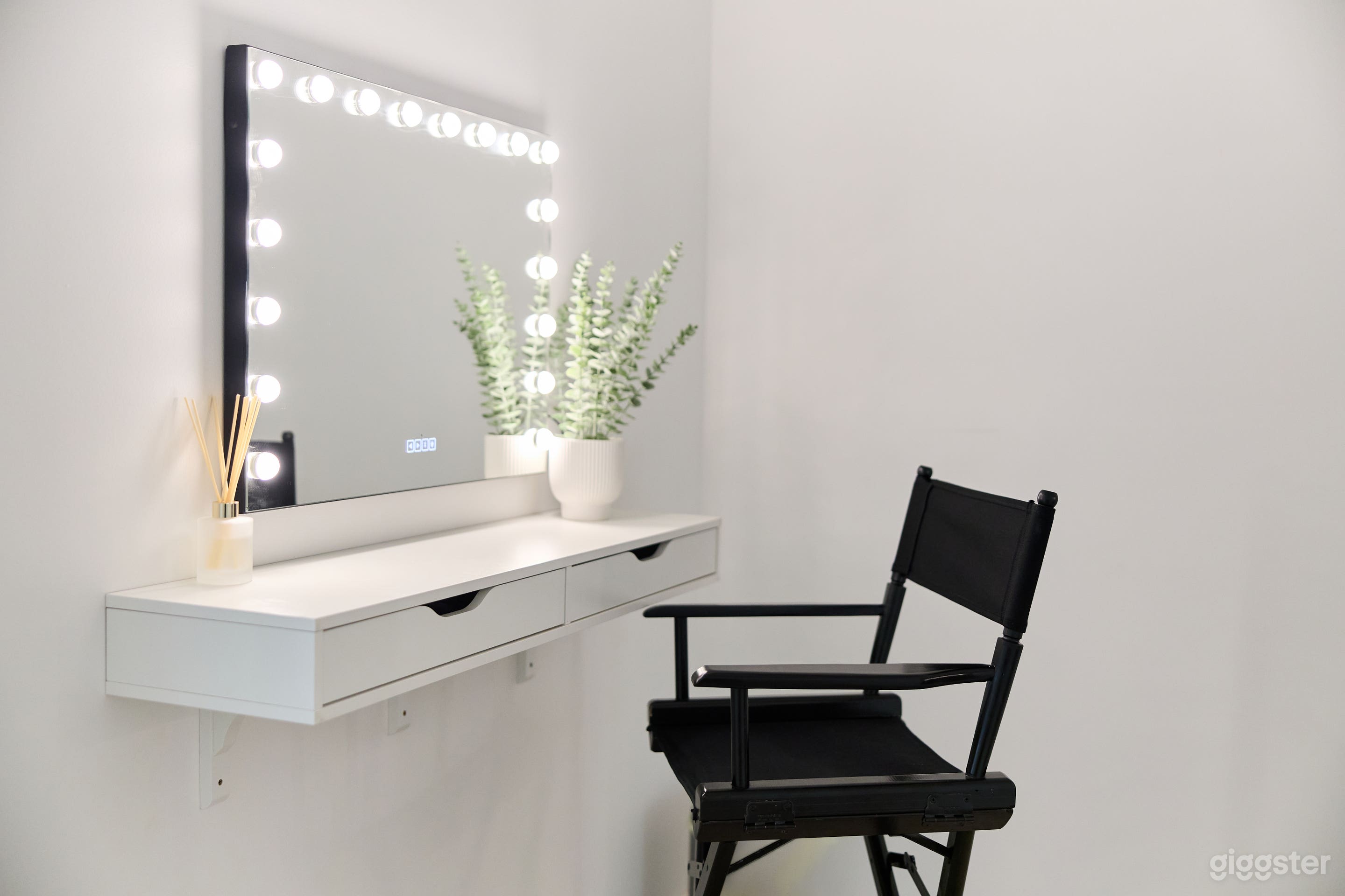 Natural Light Creative Rental Space Photo 3