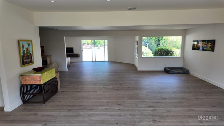  Classic Home with Mountain View & Open Floor Plan 