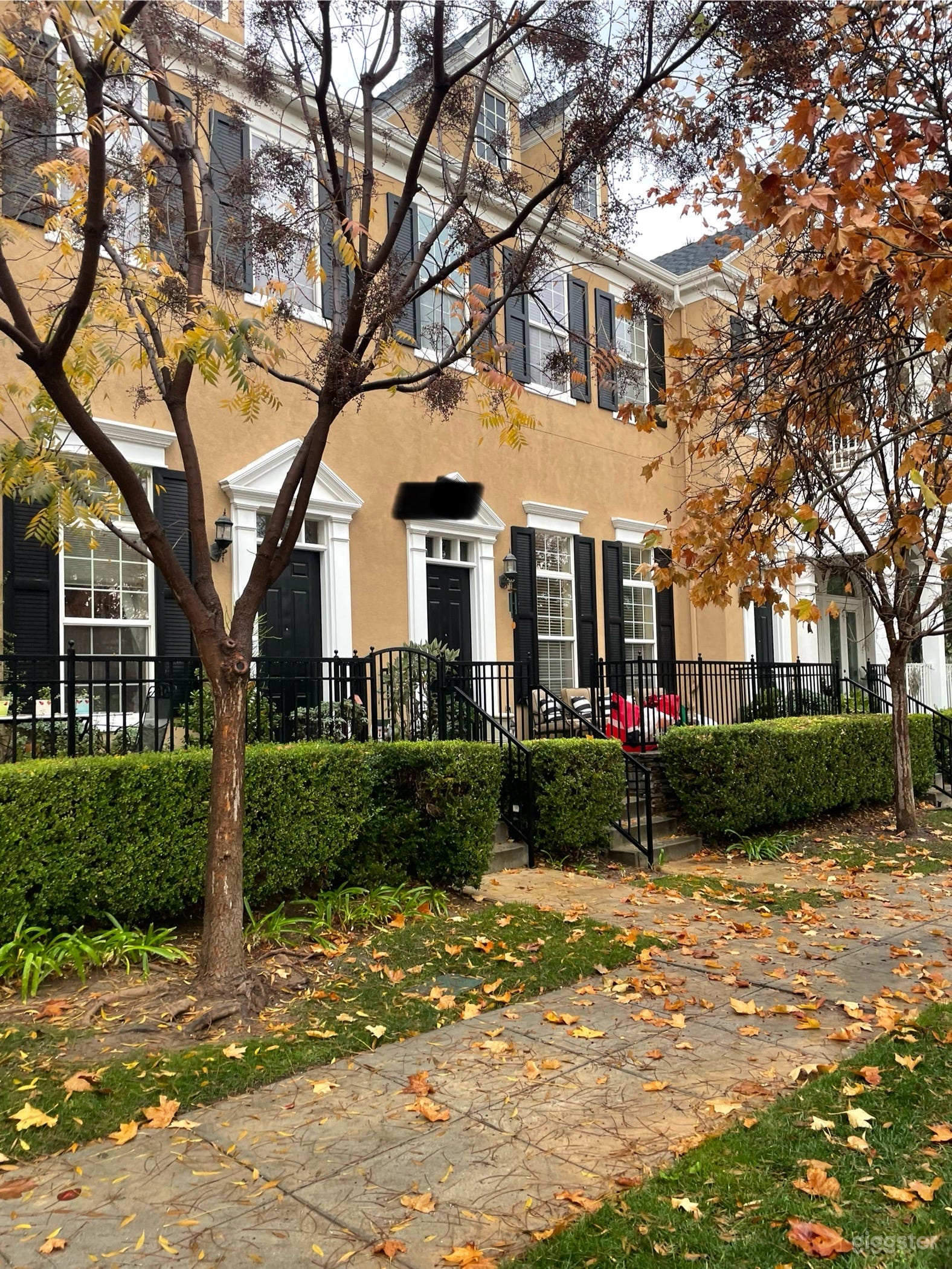 Tri Level Townhome Photo 3