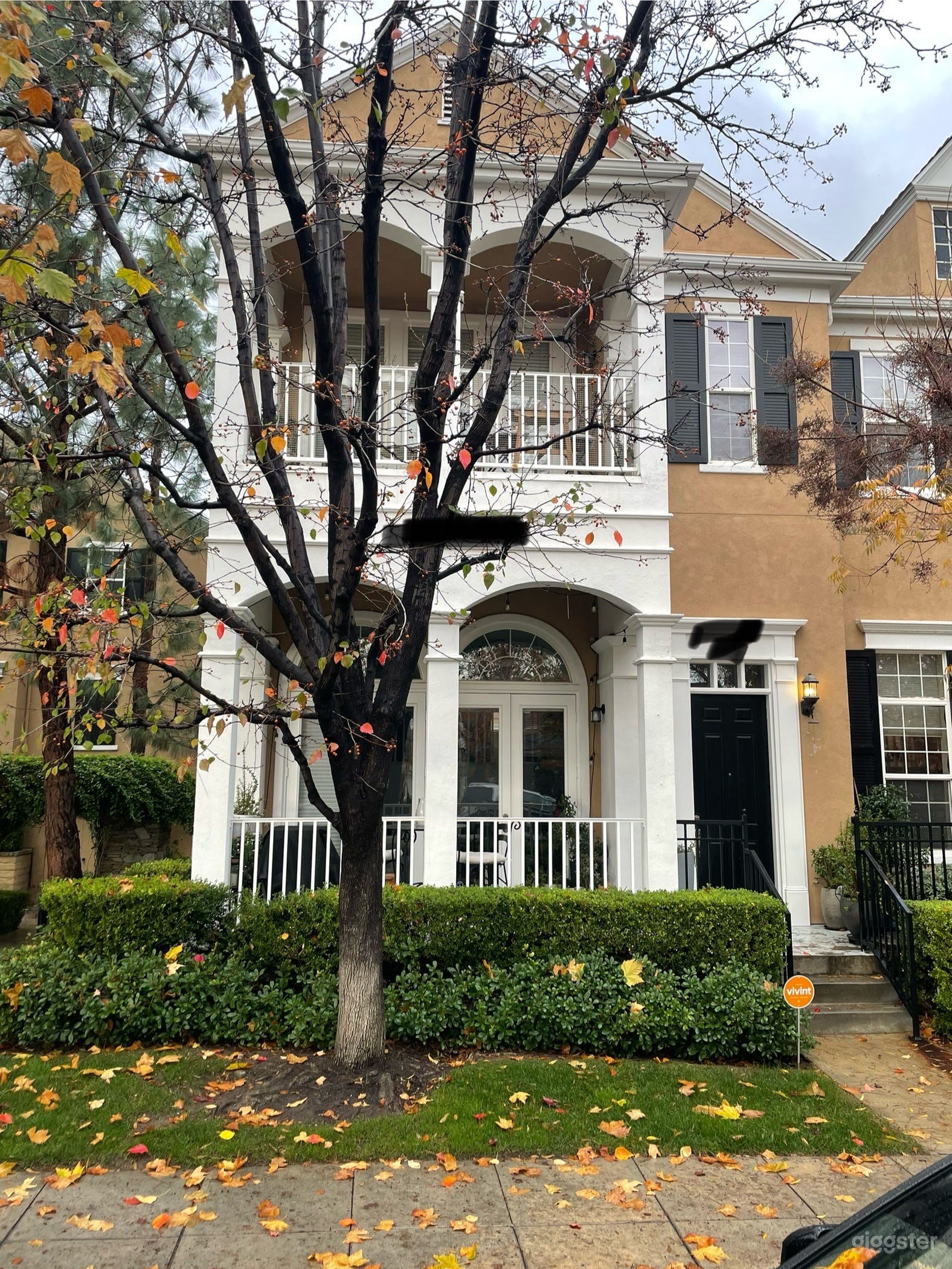 Tri Level Townhome Photo 1