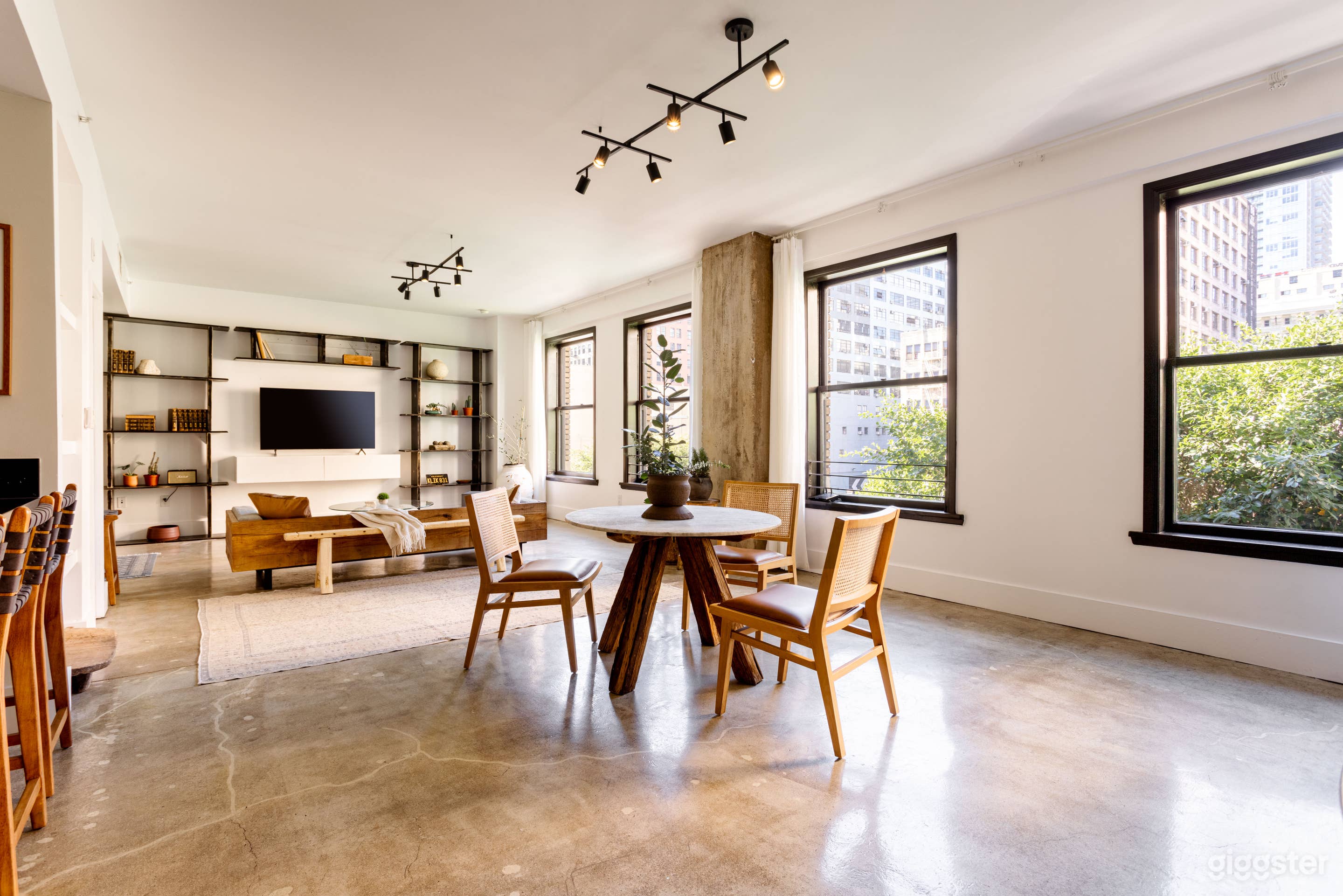 The Stone Home - Photography Space Loft Photo 4