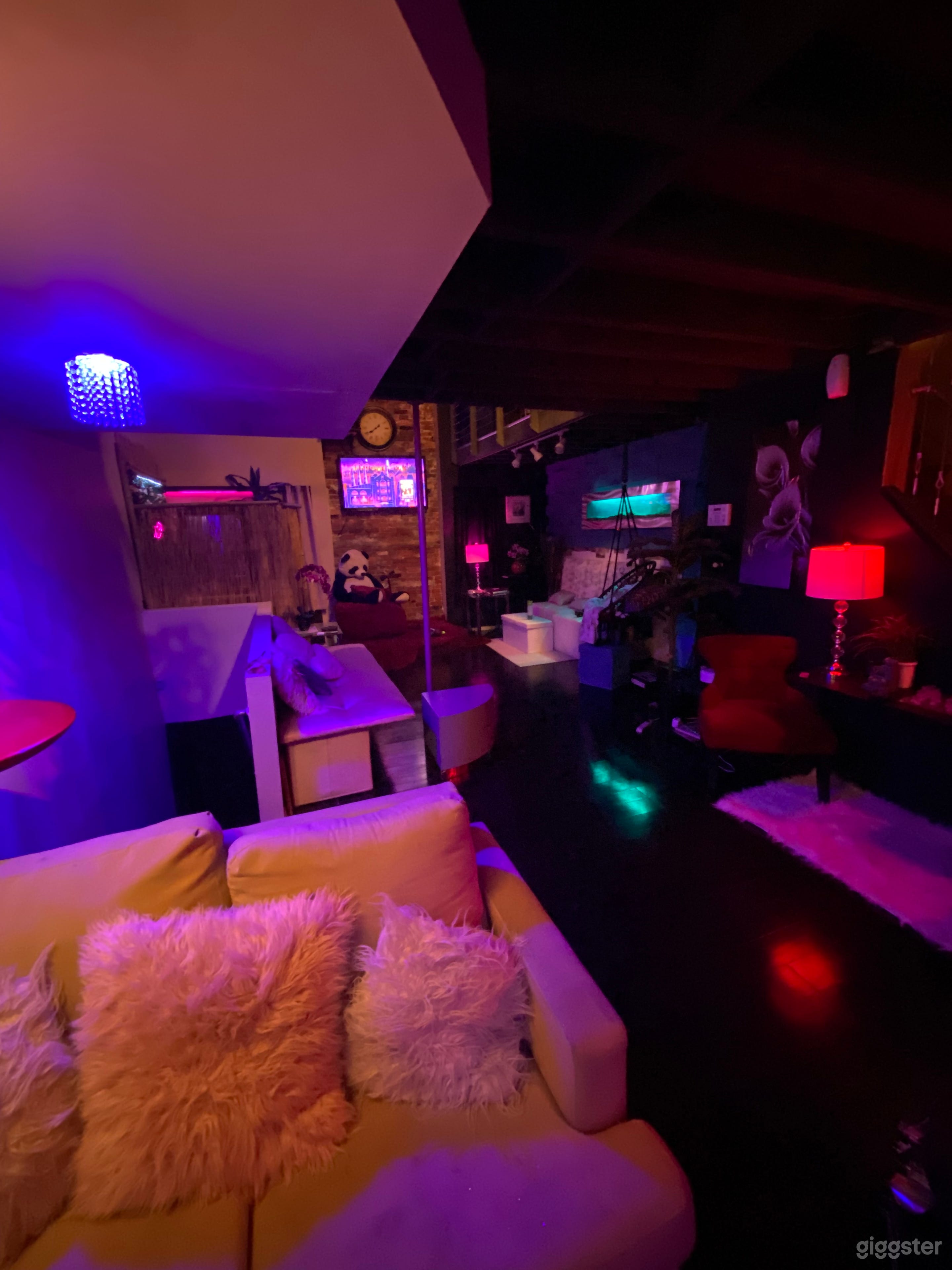 Le Chateau Vibrant colorful unique multilevel loft Photo 1