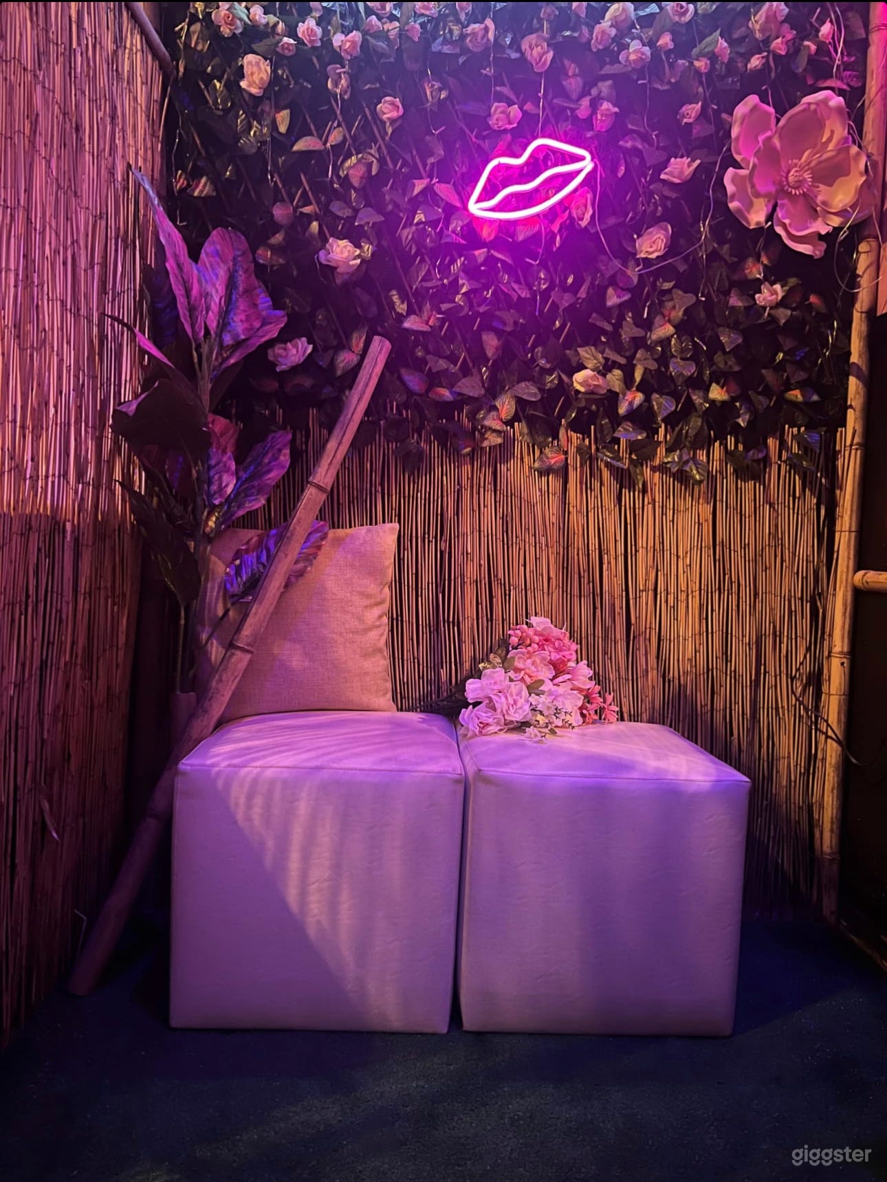 Le Chateau Vibrant colorful unique multilevel loft Photo 4