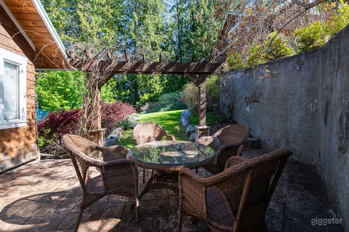 Charming Pine Middle Cabin Photo 4