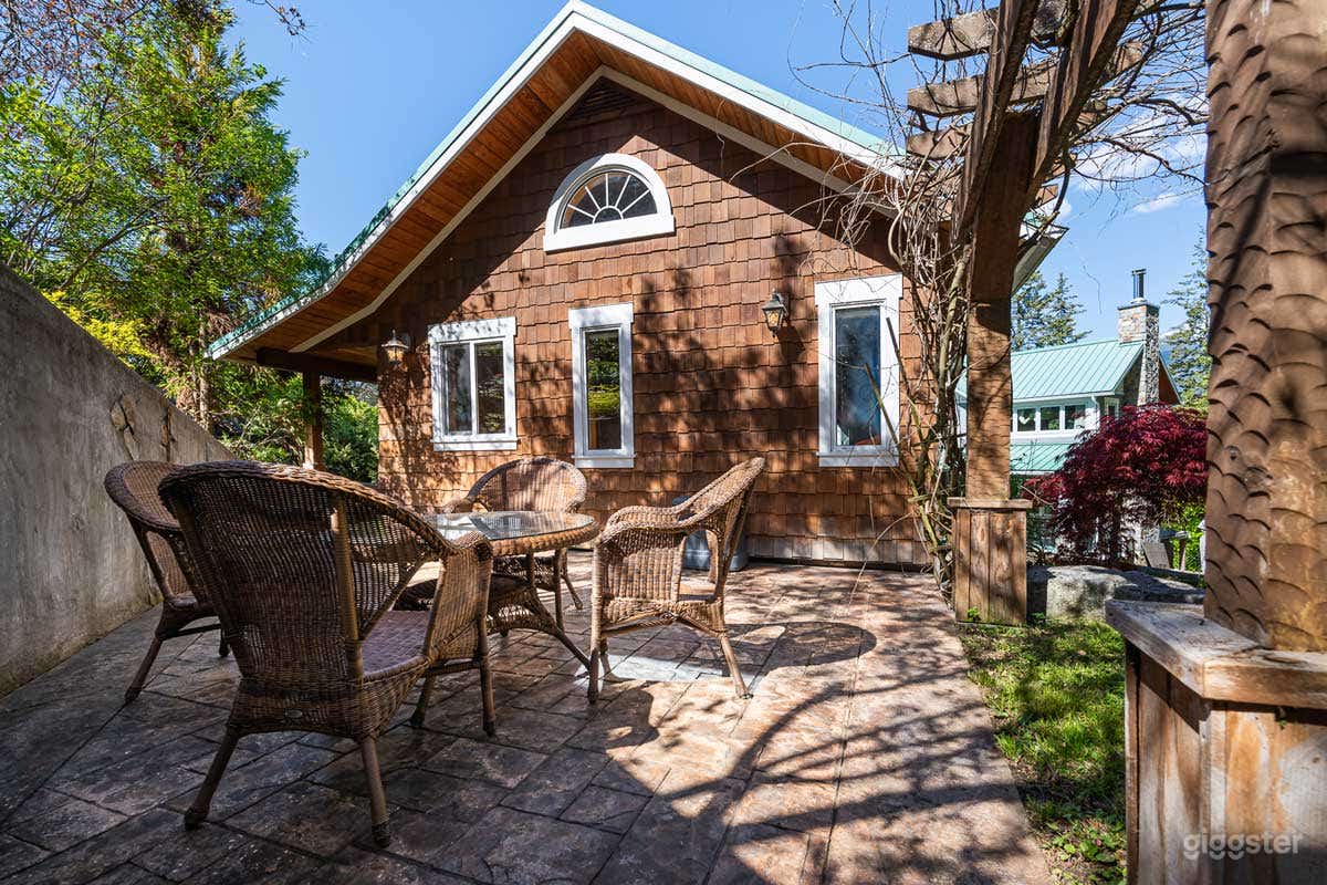 Charming Pine Middle Cabin Photo 2