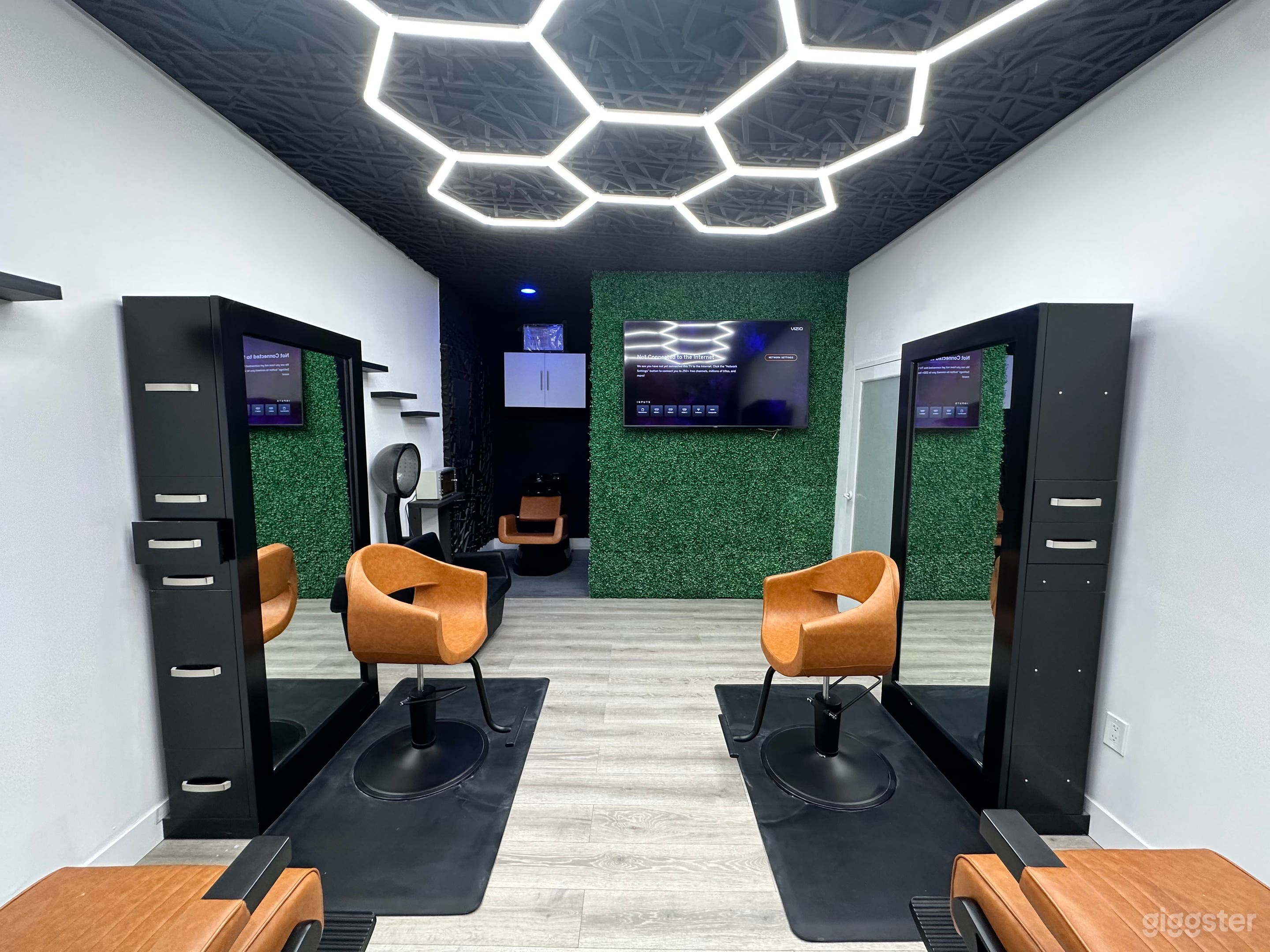 Modern Studio Salon/Barbershop Film Set Photo 4