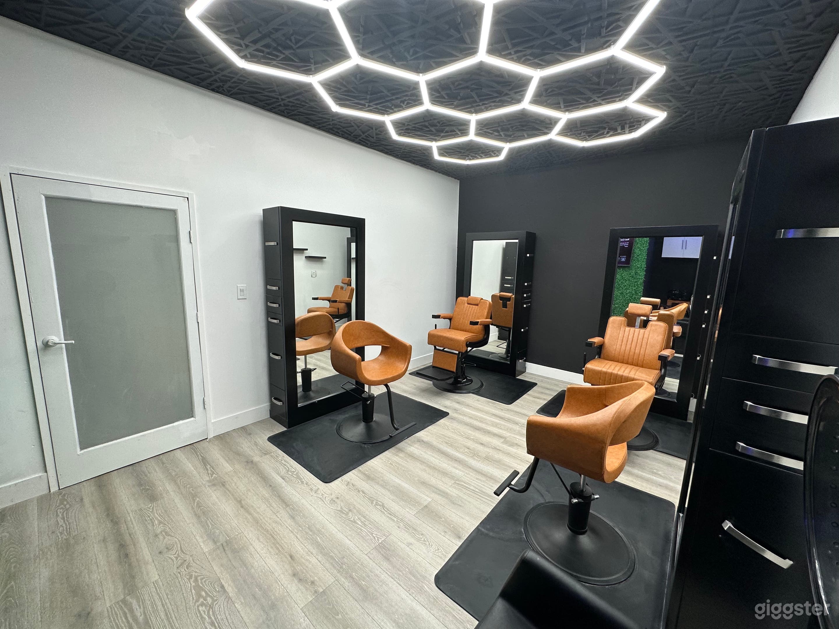 Modern Studio Salon/Barbershop Film Set Photo 3