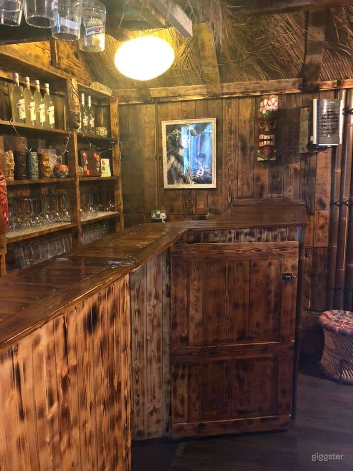 Amazing Bar with Tropic Setting for Events Photo 2