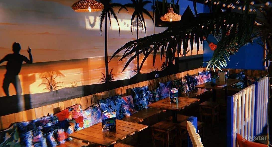 Amazing Bar with Tropic Setting for Events Photo 3