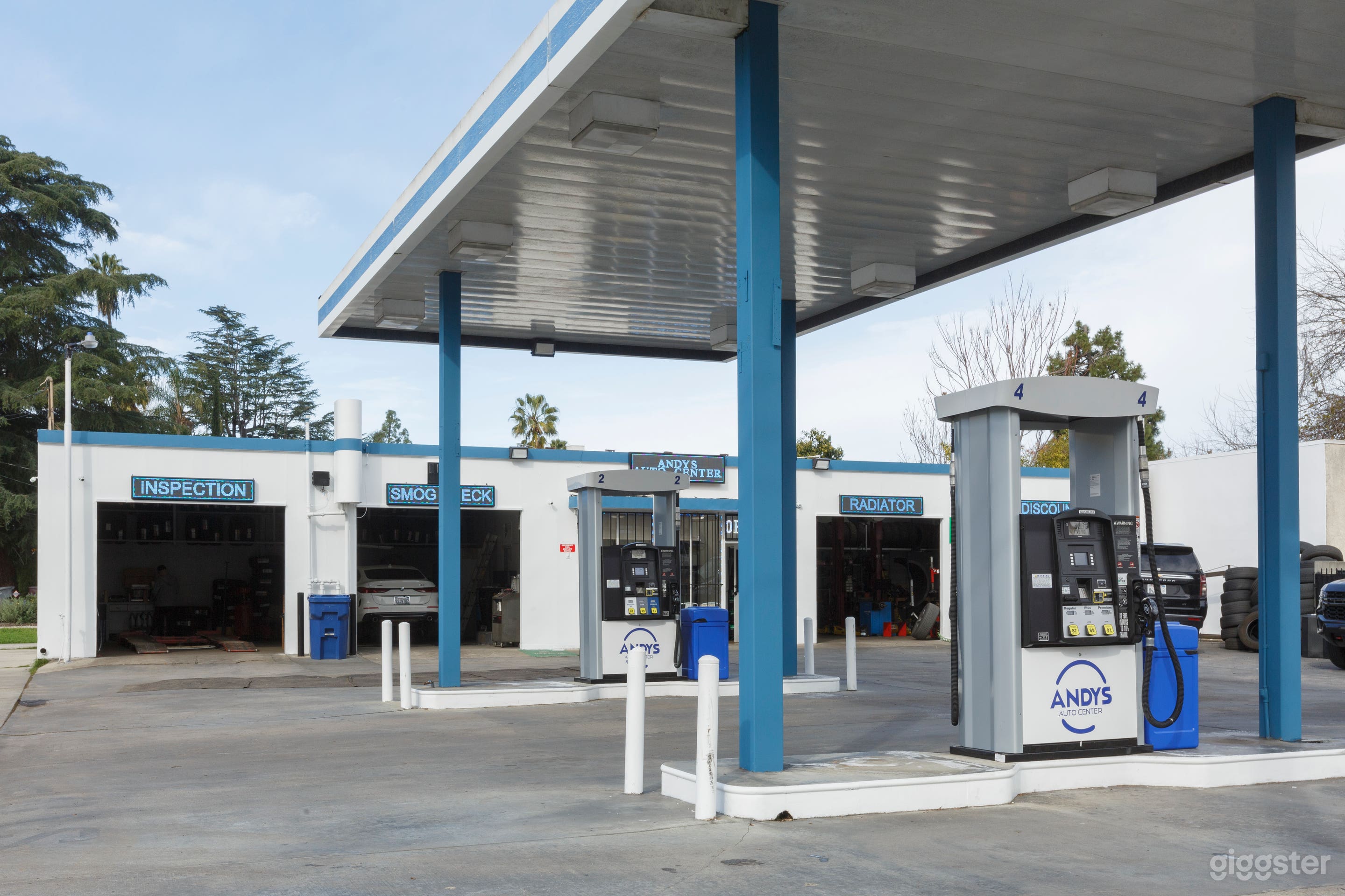 Gas station, Body Shop and Food Market  Photo 3