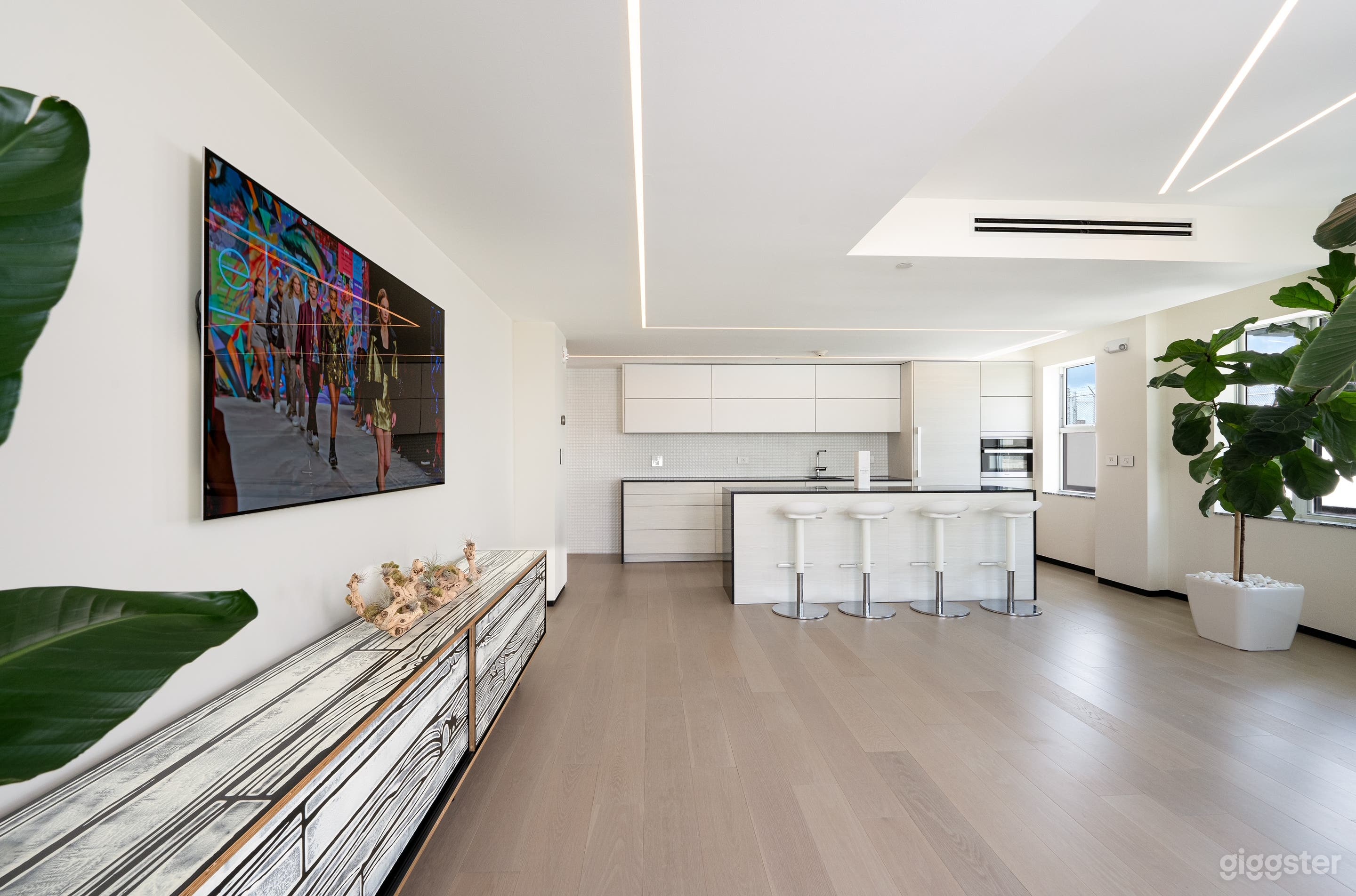 Lincoln Road Luxury Loft | 3,900 Sq Ft Creative Event & Prod Photo 4