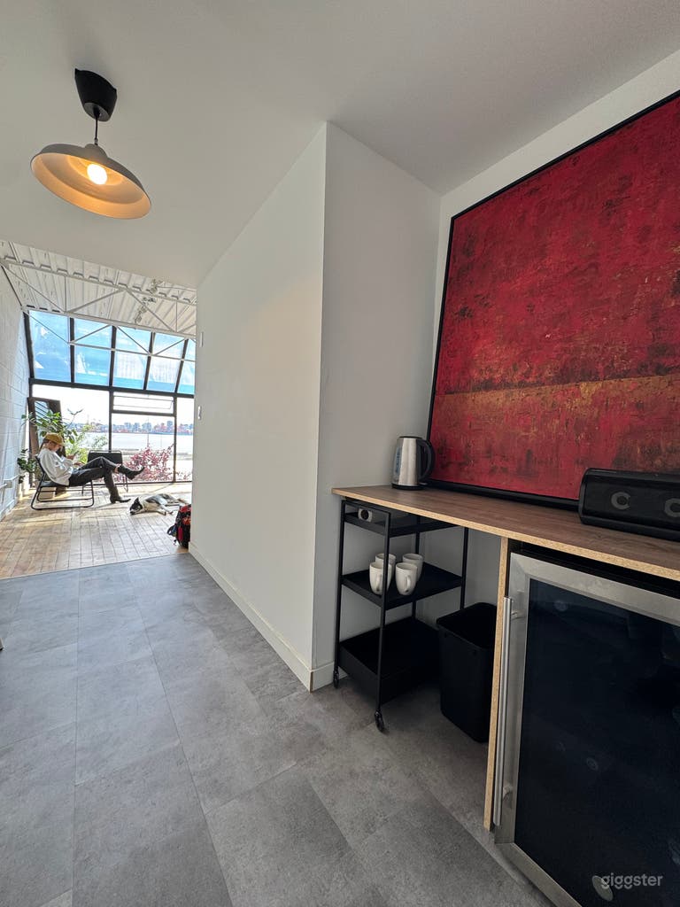  Gallery Space with Amazing Ocean View 