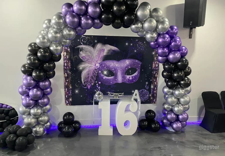  Spacious Open Concept Space 