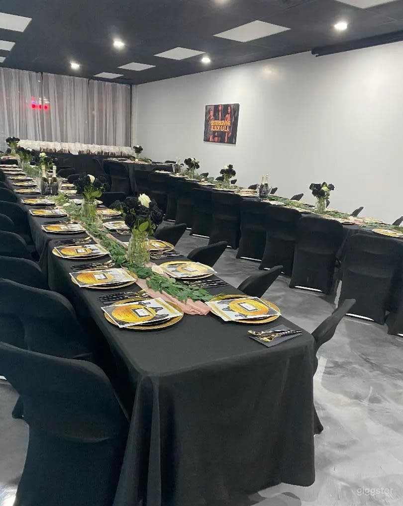 Spacious Open Concept Space Photo 2