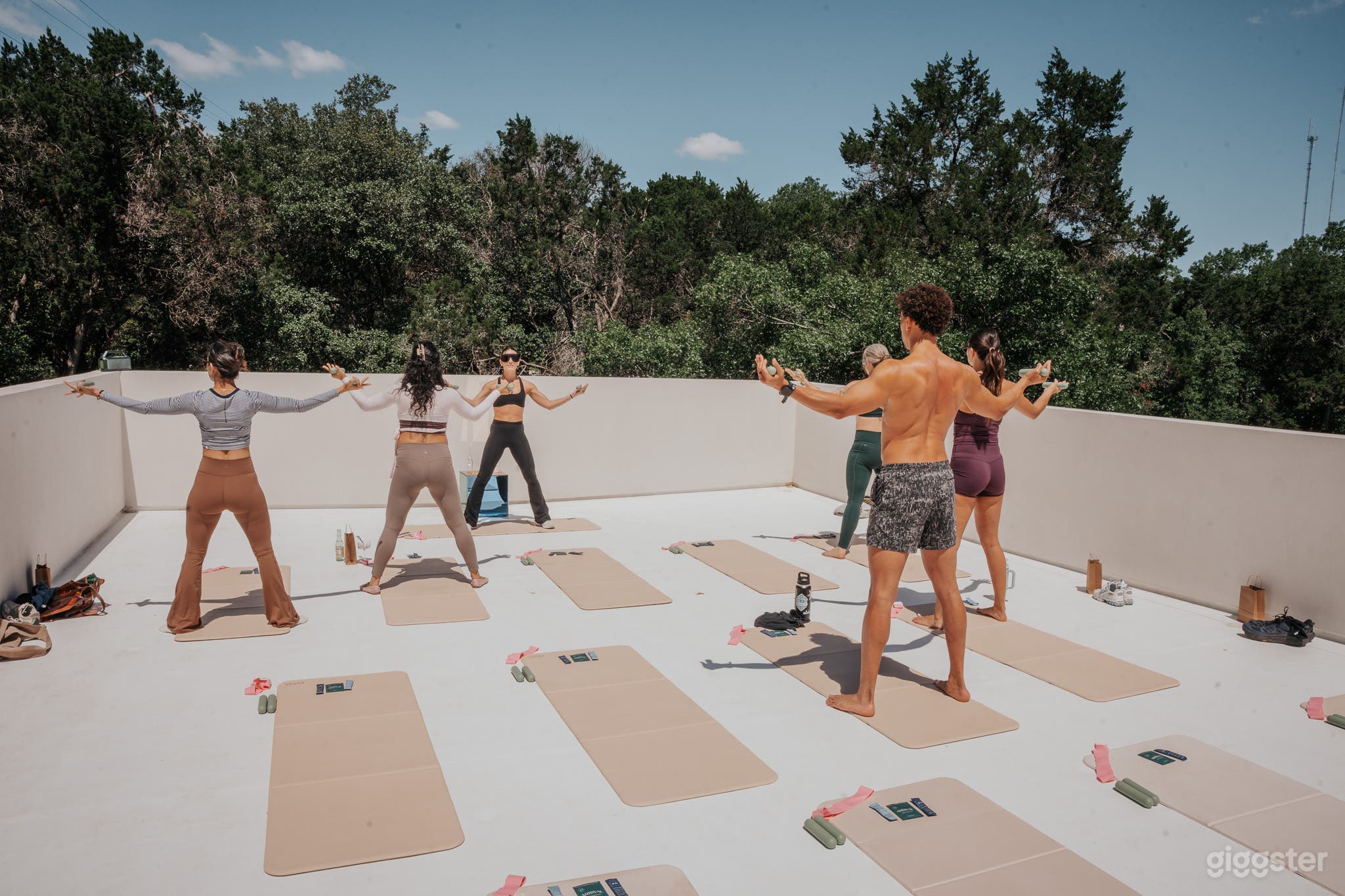 Westlake Pool Estate: Dinners, Retreats, Shoots & Wellness Photo 3