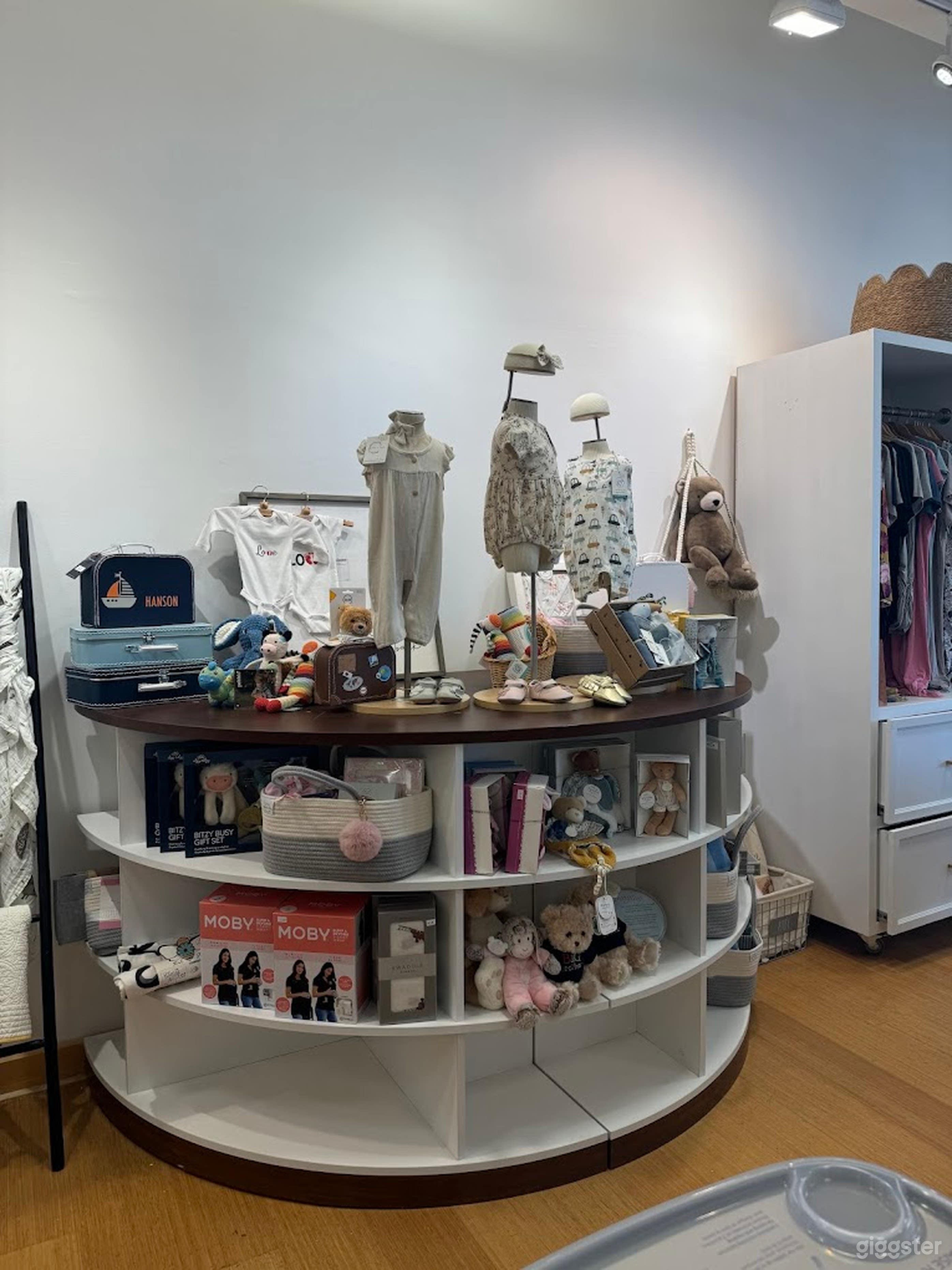 Chic and elegant baby boutique Photo 3
