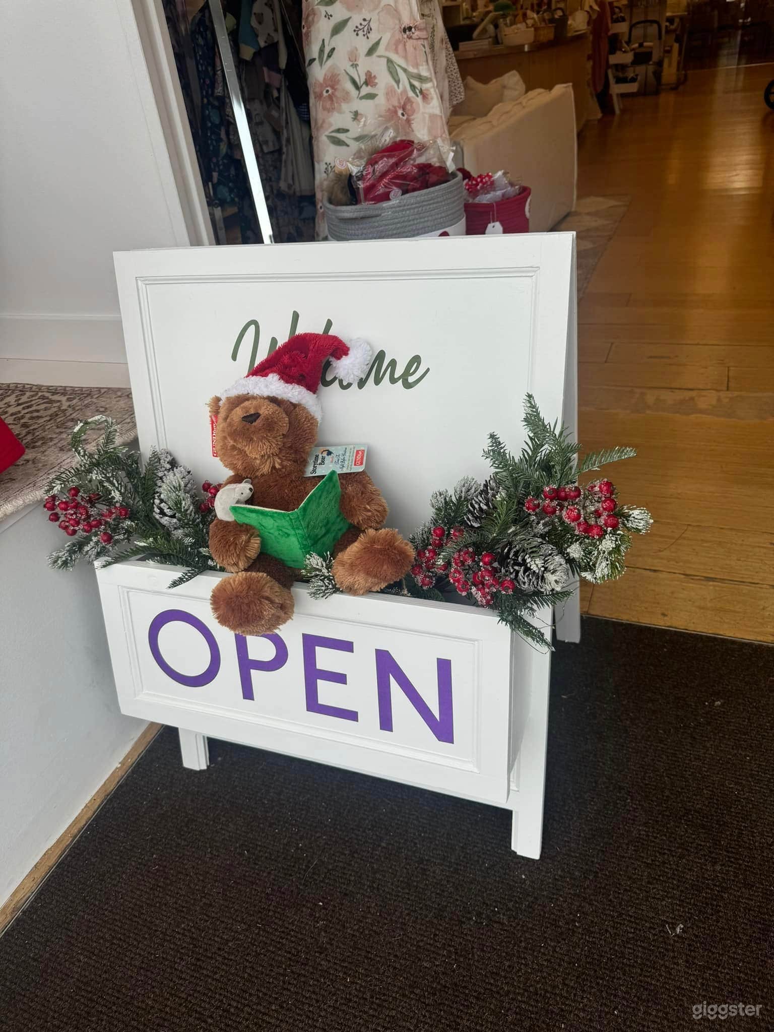 Chic and elegant baby boutique Photo 1