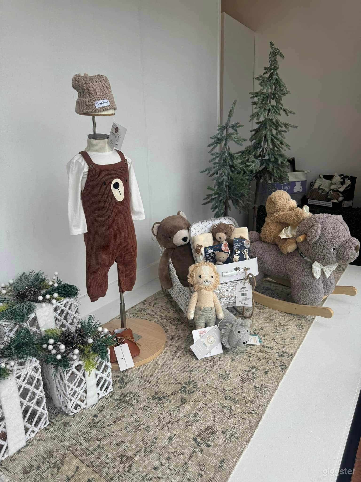 Chic and elegant baby boutique Photo 4