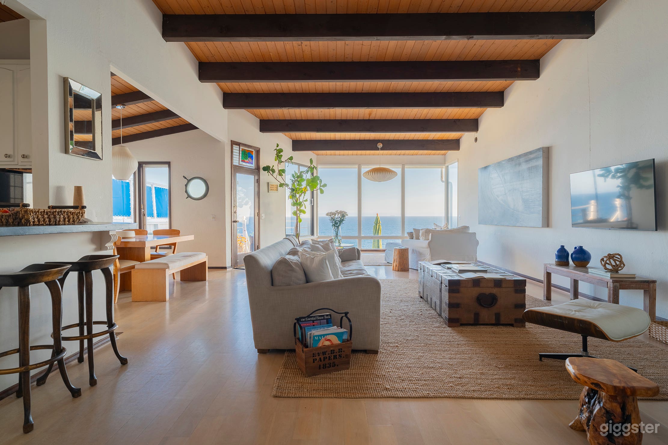 Malibu Oceanfront Villa — Direct Beach, Cinematic Views Photo 1