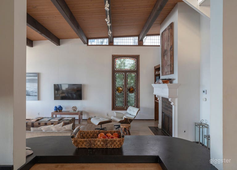  Malibu Oceanfront Villa — Direct Beach, Cinematic Views 