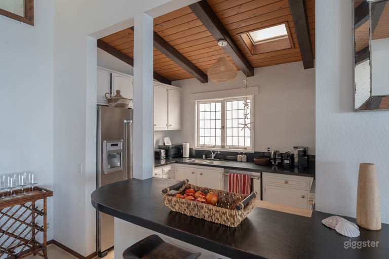  Malibu Oceanfront Villa — Direct Beach, Cinematic Views 