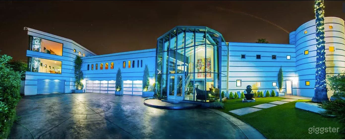 front yard/court yard