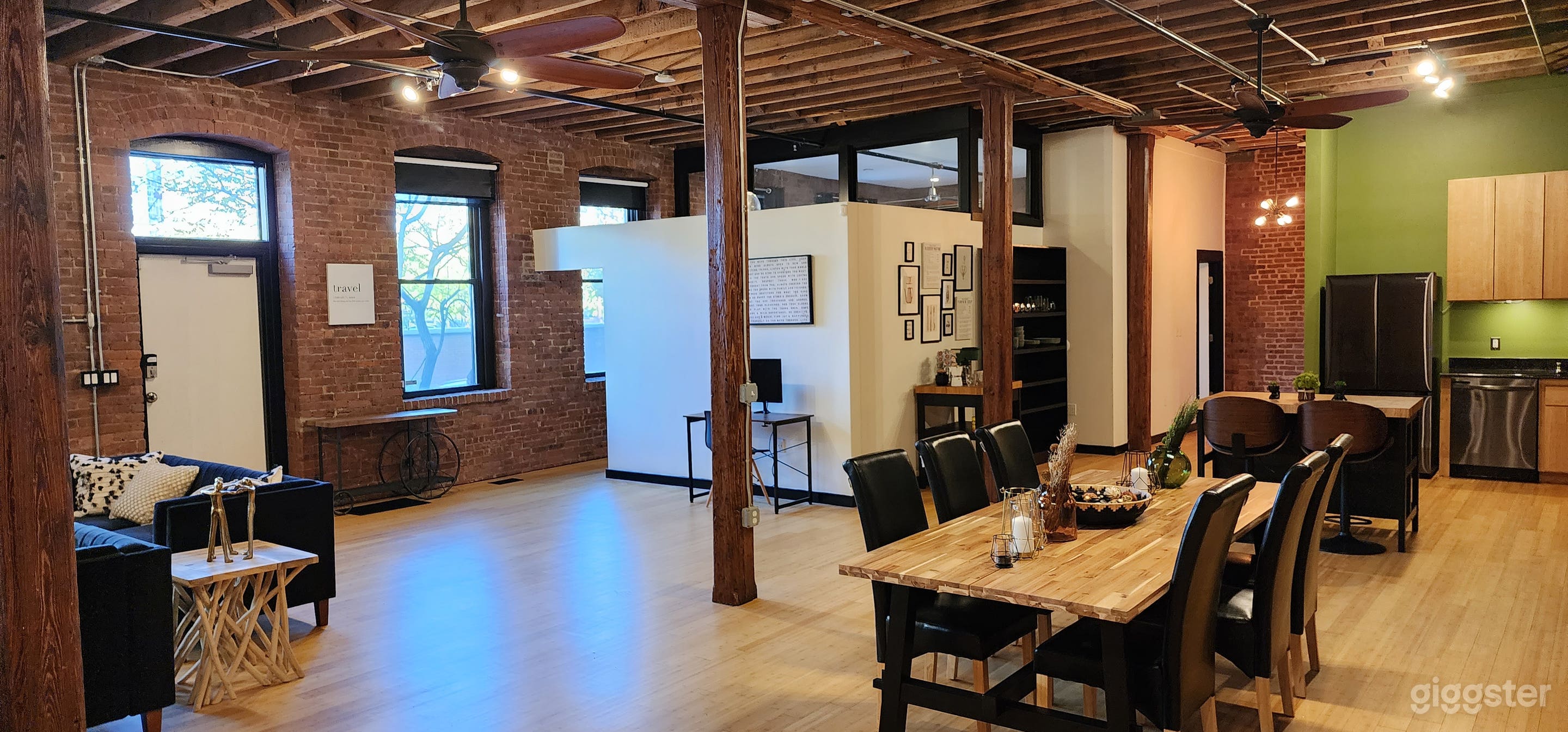 Stunning loft in Newark Ironbound/ 20 mins to NYC / Lots of Natural Light Photo 4