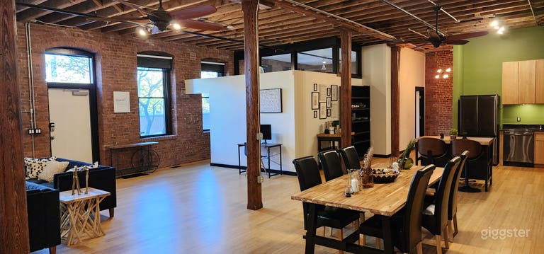  Stunning loft in Newark Ironbound/ 20 mins to NYC / Lots of Natural Light 