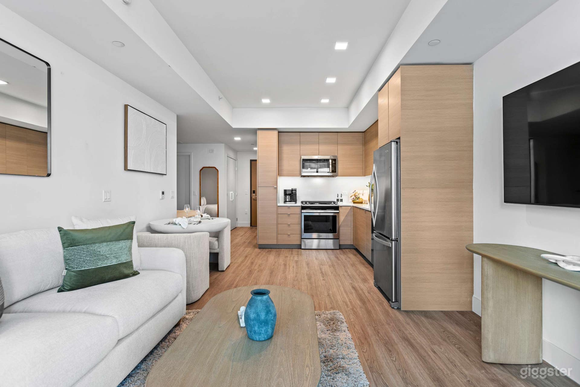 Downtown Luxe King Suite with Sauna & Pool Access Photo 4
