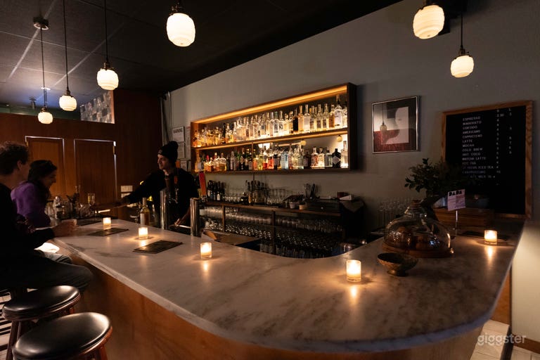  Cocktail bar 