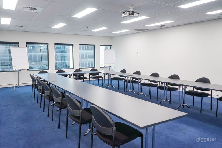  U Shape - Medium Room 