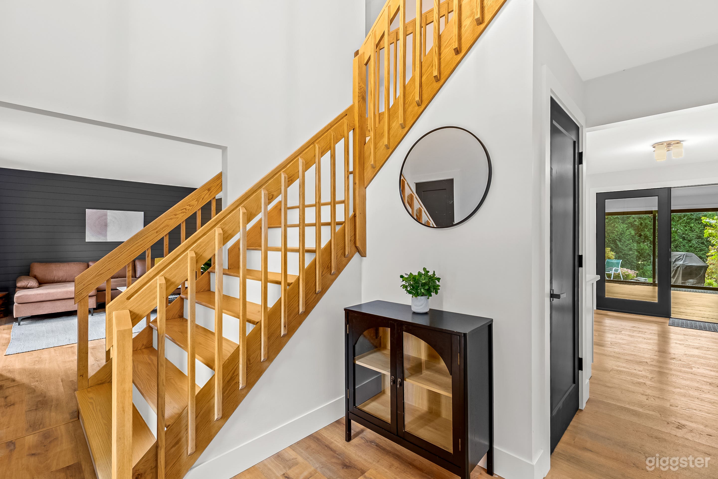 Spacious and Bright Home with Indoor Pool/Hot Tub Photo 3