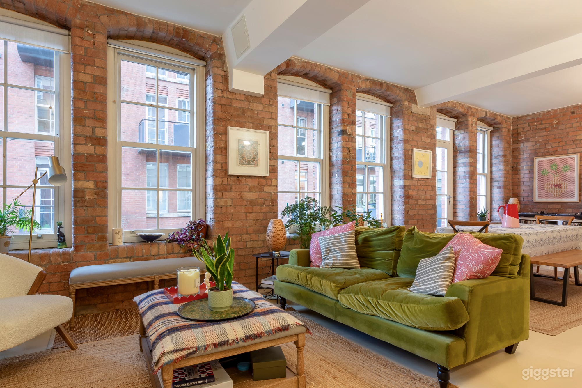 Quiet/versatile open-plan space: shoots/interviews Photo 1