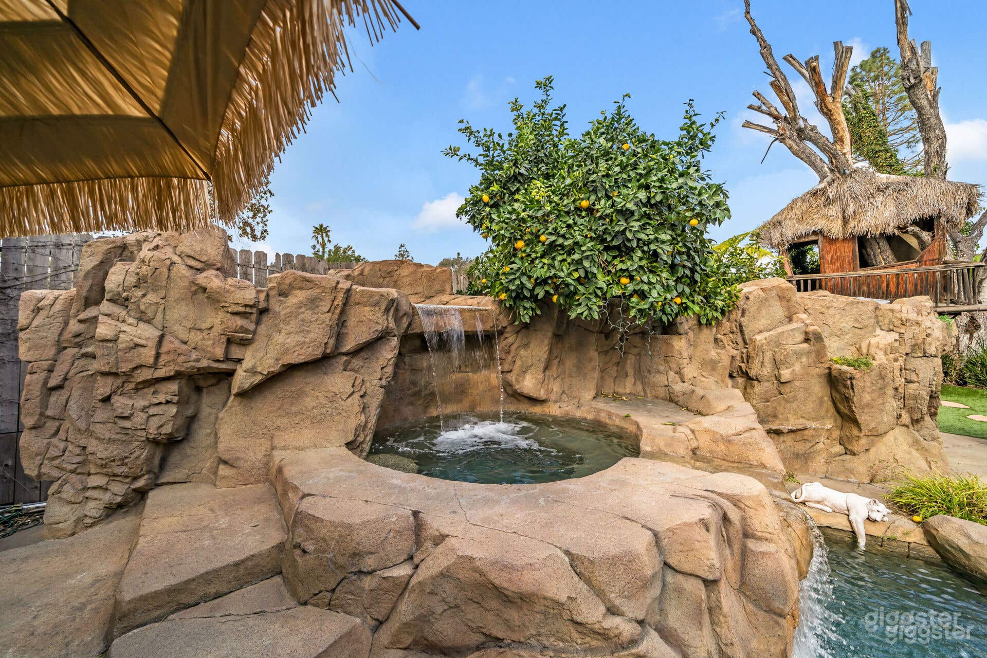 MAGICAL VALLEY LAGOON-LIKE POOL Photo 2