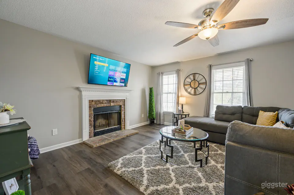 Embrace The Outdoors In This Modern Rydal Setting Photo 4