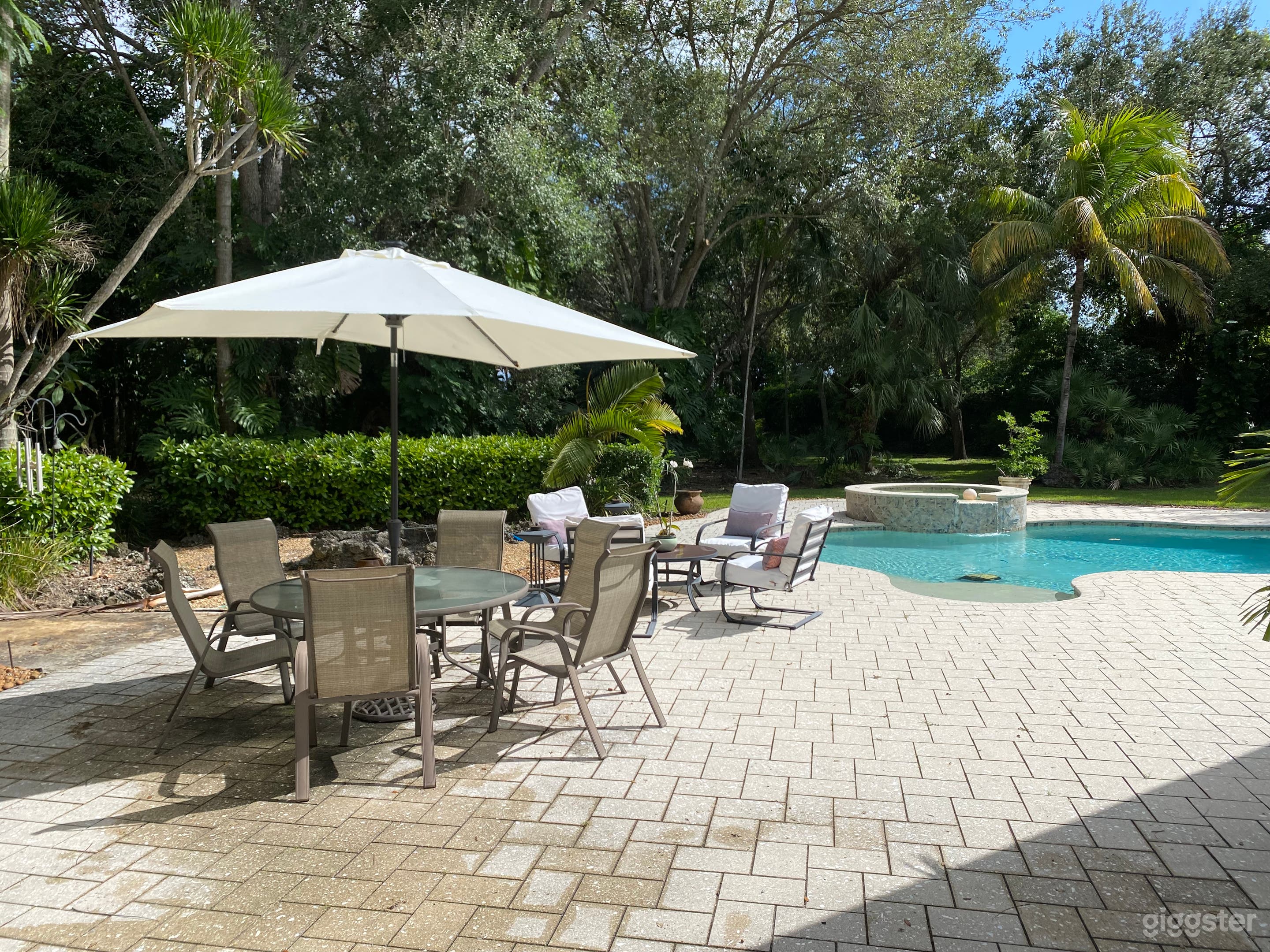 Nice tropical property and home Photo 4