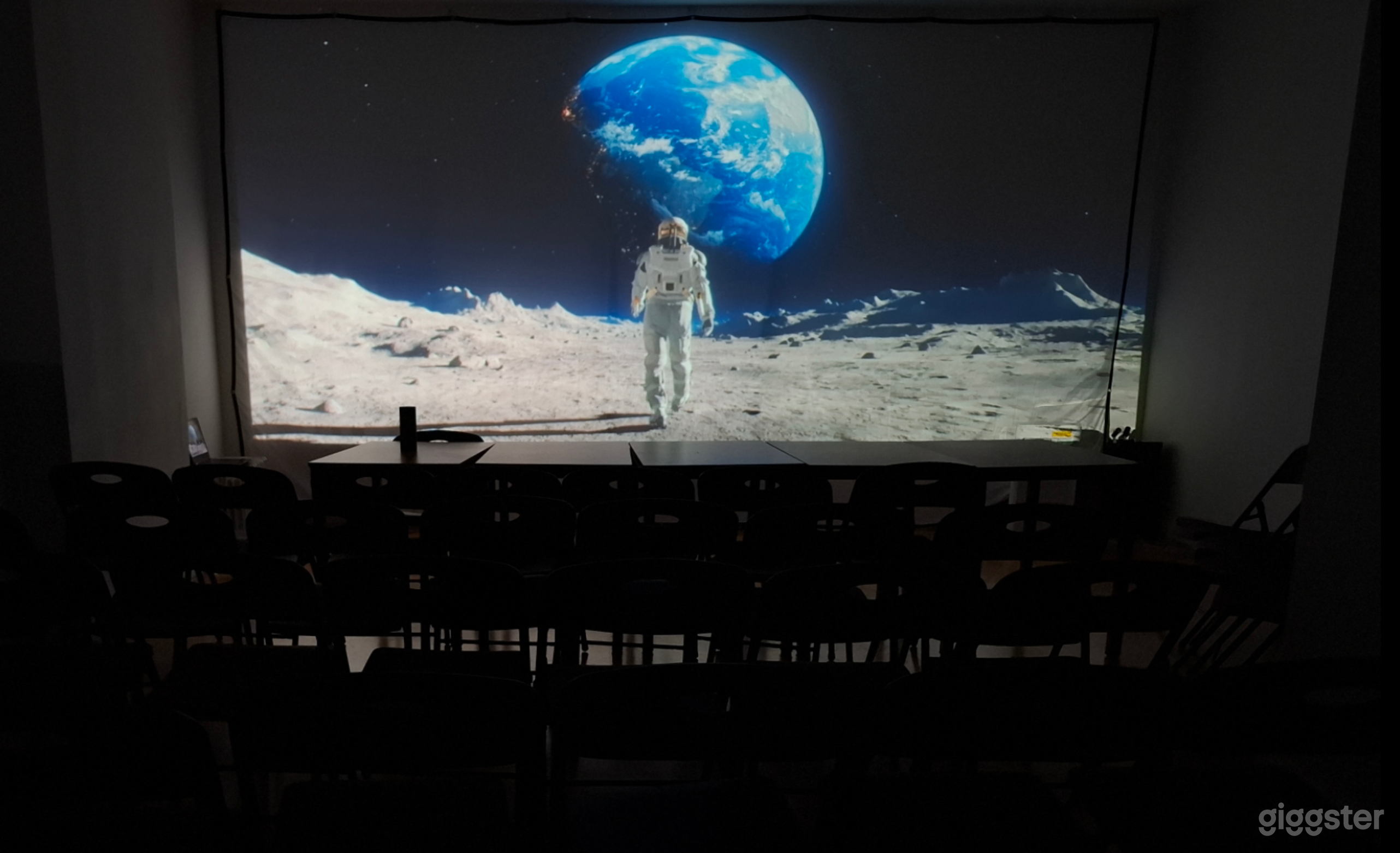 Event and Lecture Space in the Middle of Manhattan Photo 3