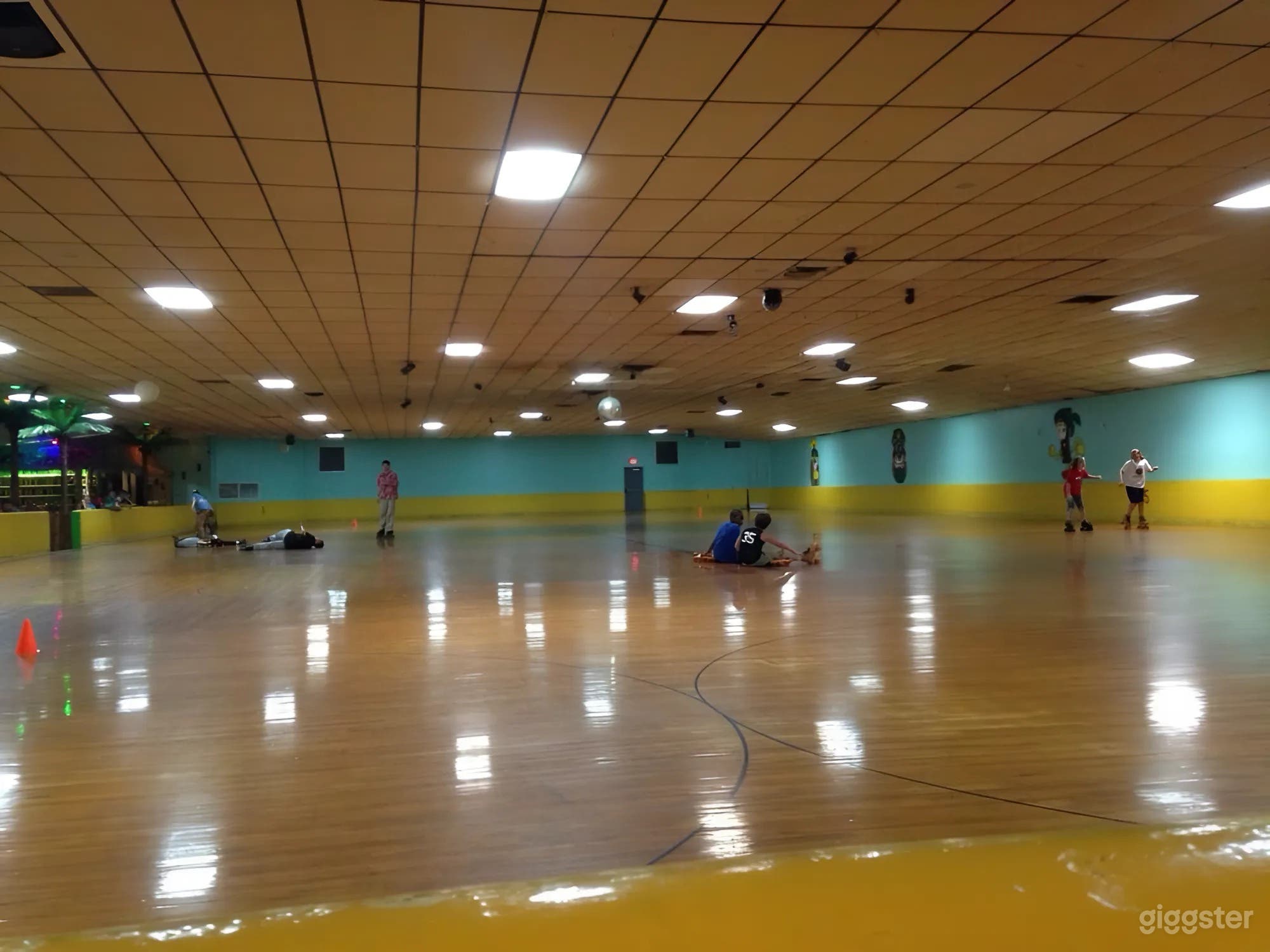 Family-Owned Roller Skating Rink – Perfect for Parties, Lessons, and Fun Photo 4